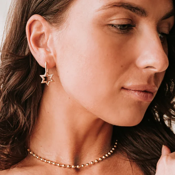 golden star auskaras