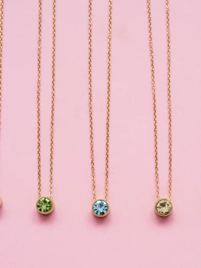 grandinele ant kaklo