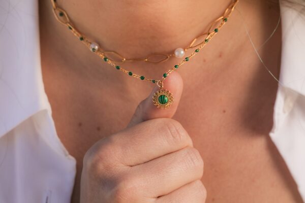 stikliniai perlai malachitas