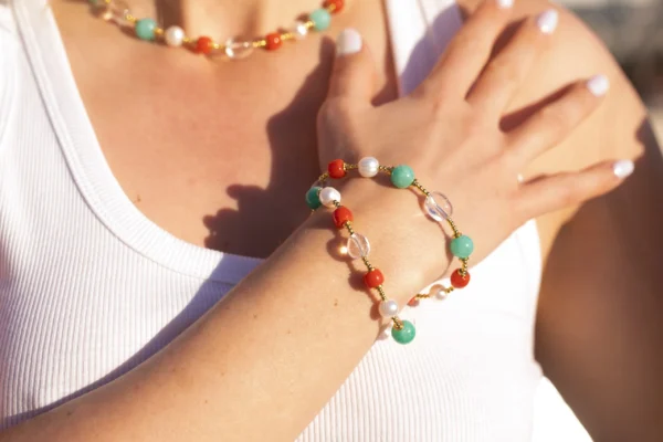 koralas perlai kristolas akvamarinas