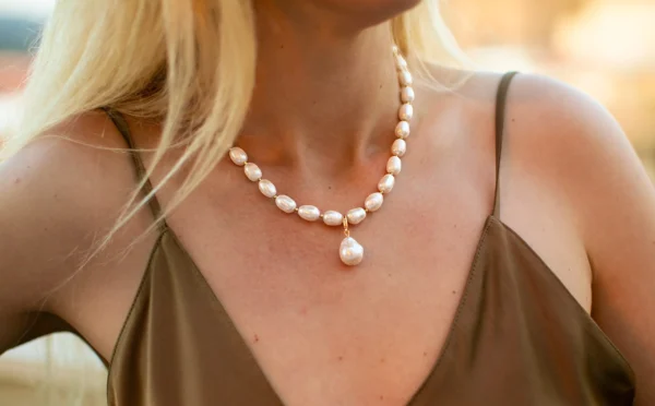 perlu verinys karoliai