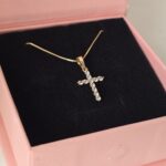 grandinele su kryzeliu