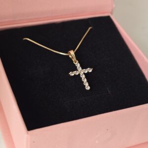 grandinele su kryzeliu