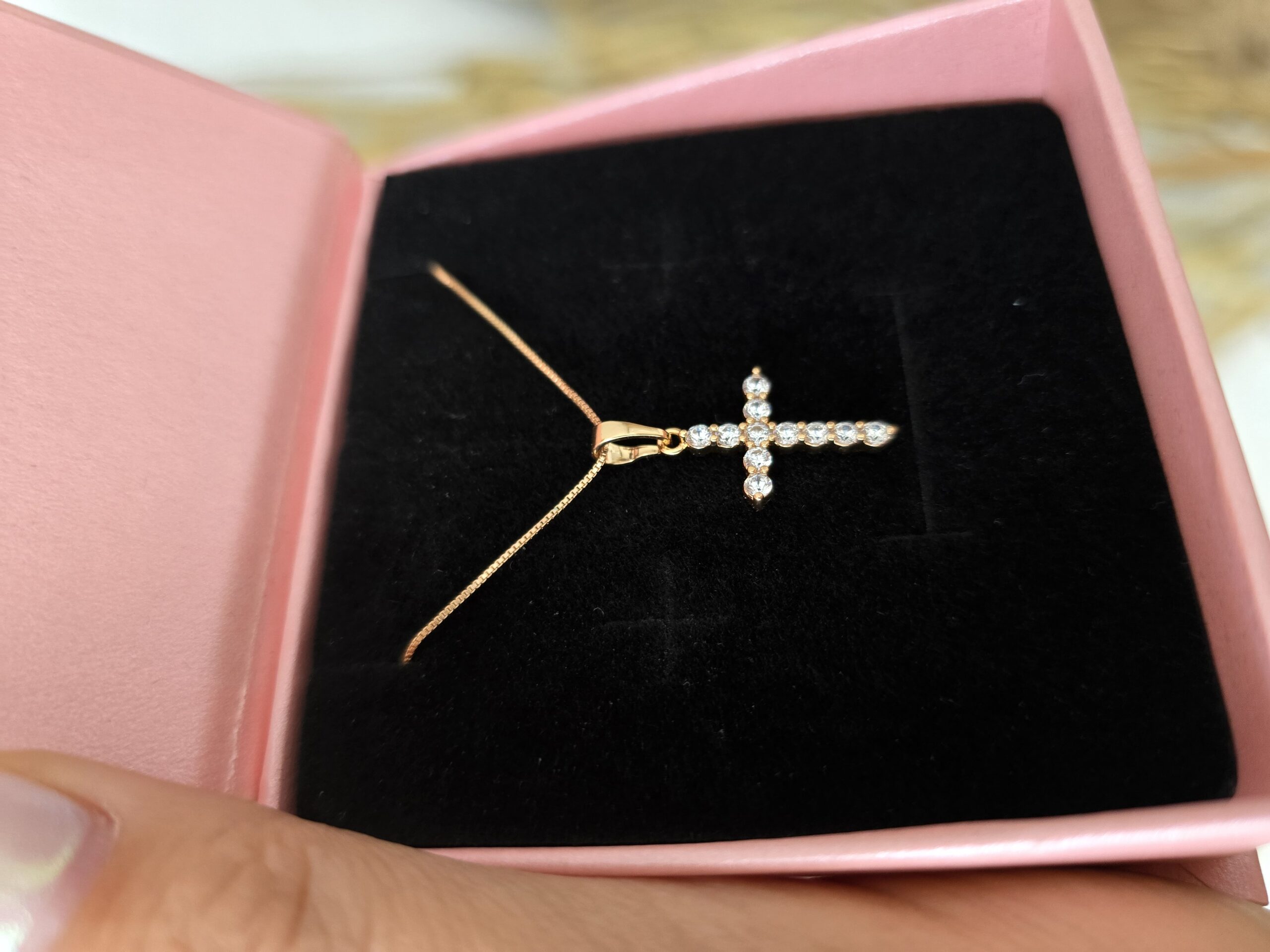 grandinele su kryzeliu